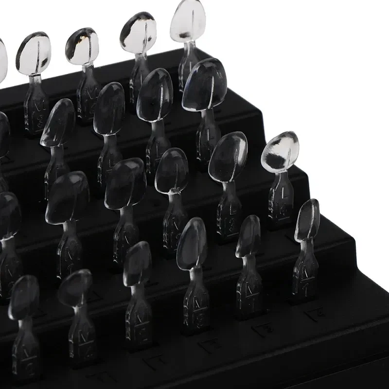 Kit di 32 Stampi per Faccette  - Teeth Whitening Kit recensione e prezzo